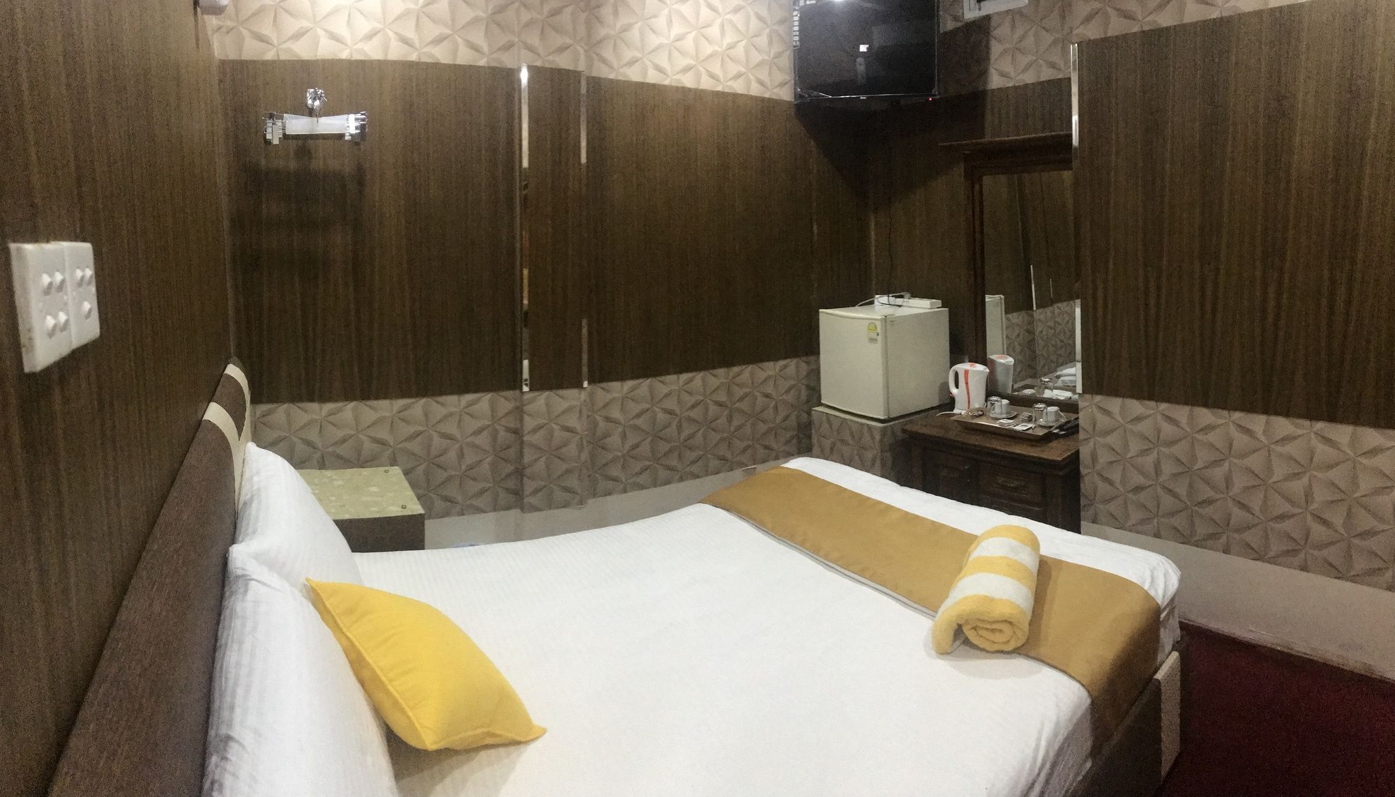 מלון קולומבו Oyo 112 Al Manaal Residency מראה חיצוני תמונה